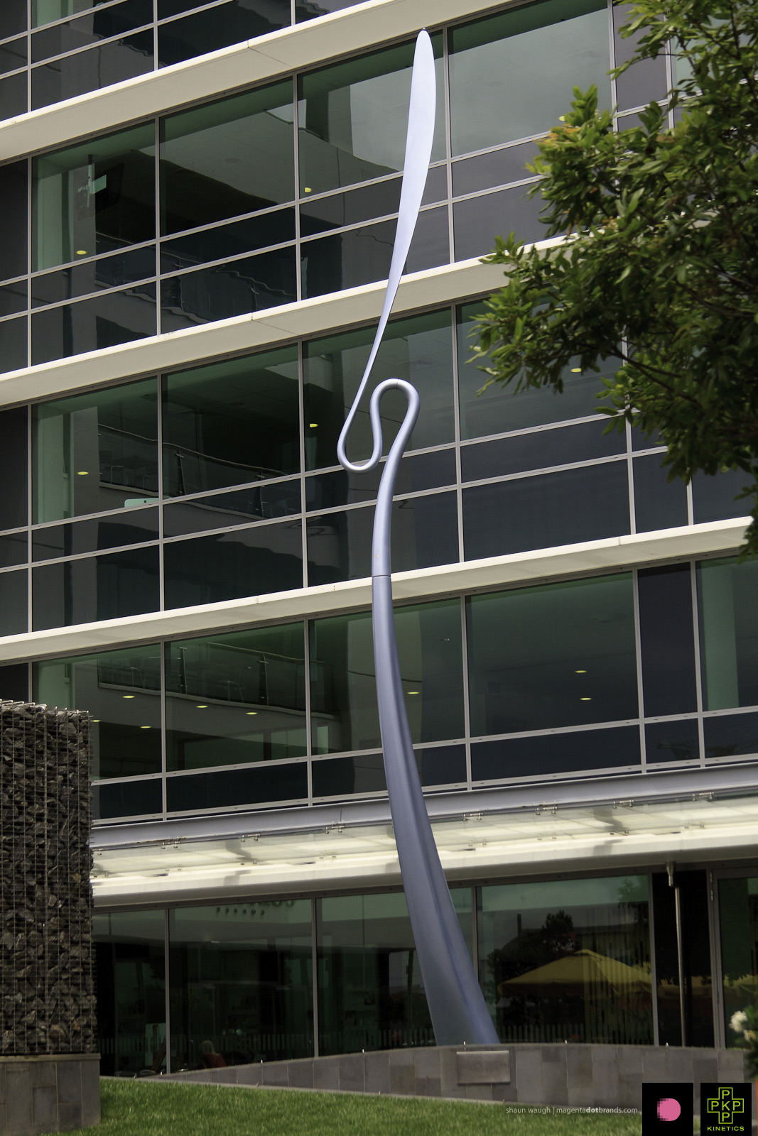 Momentum. Kinetic sculpture by Phil Price.