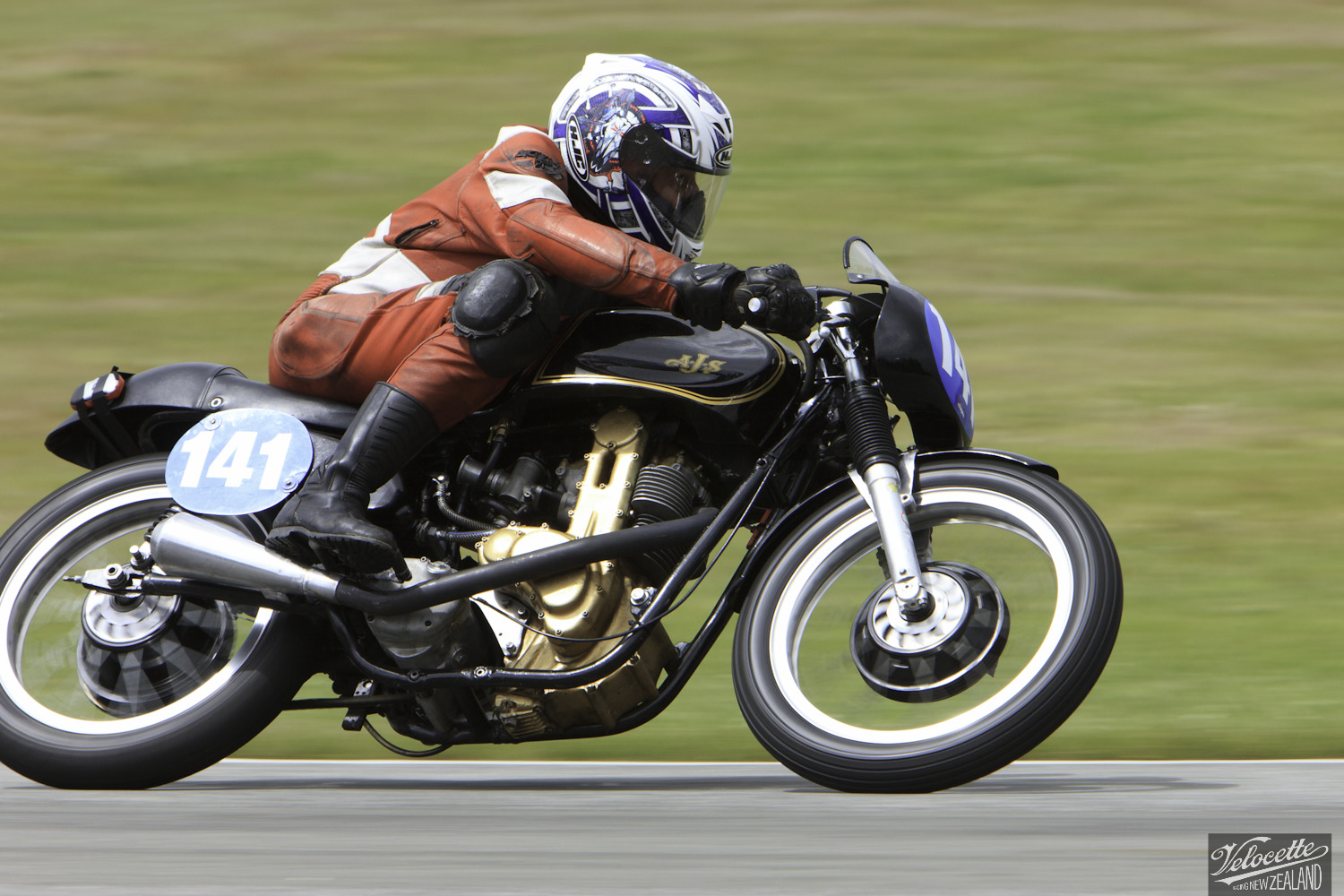 AJS 7R 350, Bill James, Burt Munro Challenge, Rider 141, Teretonga Circuit races