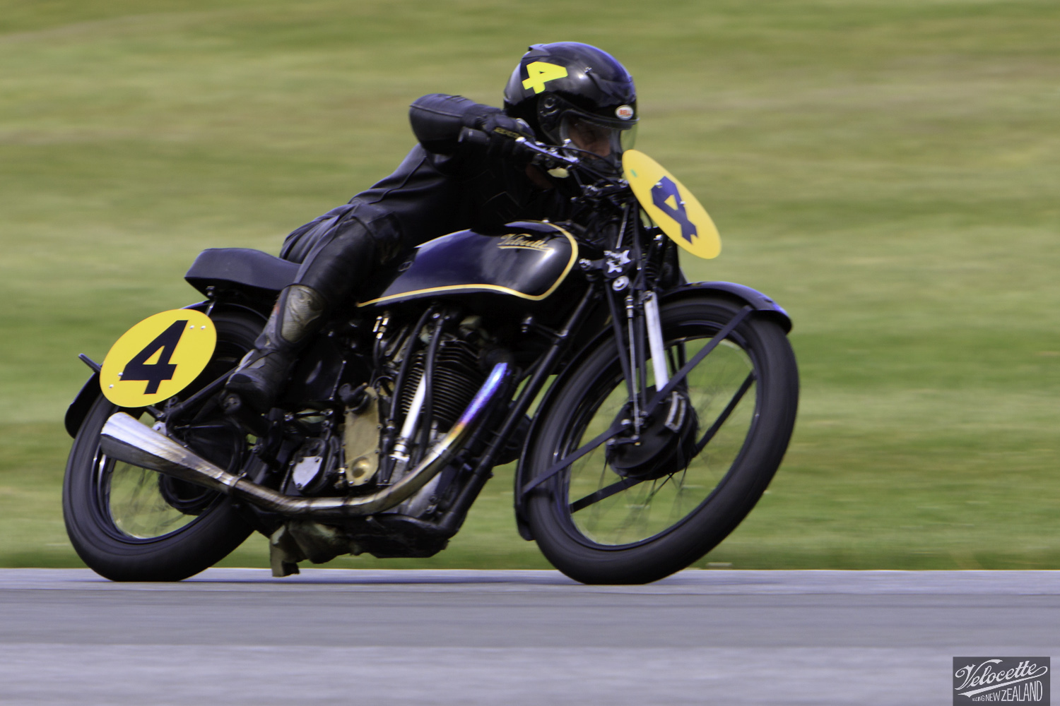Big Velo 500, Bill Biber, Classic Pre ’63 with Girder Forks, Practice Day, Practice Racing, Rider 4, Teretonga Circuit practice day, Velocette