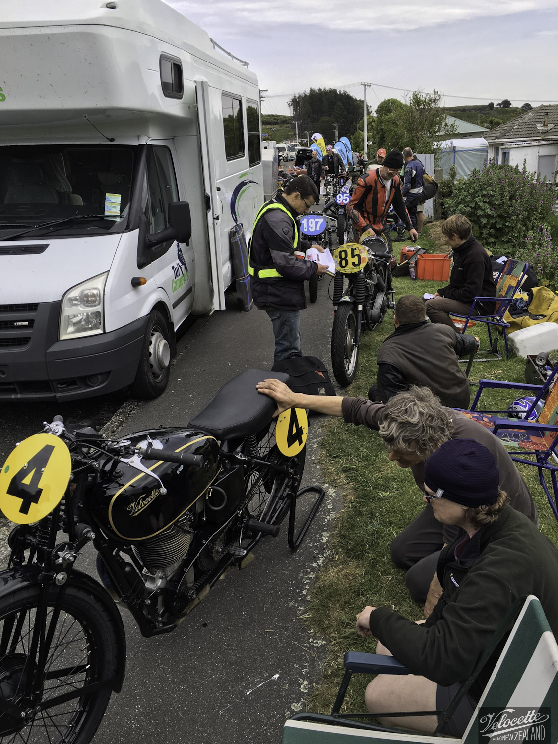 Big Velo, Bluff Hill climb, pits