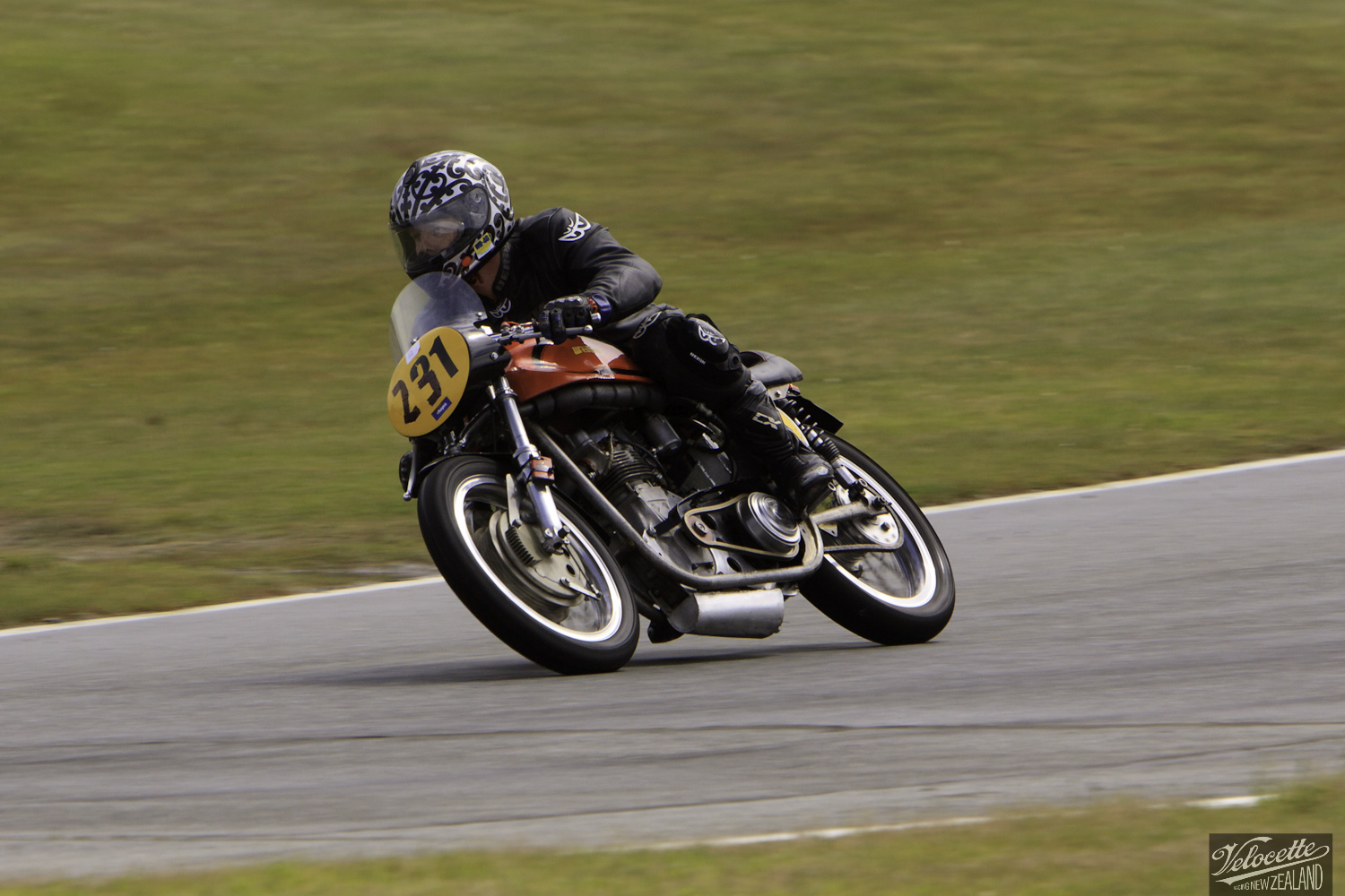 Burt Munro Challenge, Classic Motorcycle Racing, Cloud Craig-Smith, New Zealand, Post Classic Pre ’72, Rider 231, Teretonga Circuit races, Weston Weslake Norton Special 500