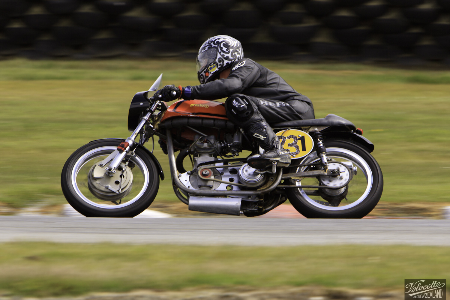 Burt Munro Challenge, Classic Motorcycle Racing, Cloud Craig-Smith, New Zealand, Post Classic Pre ’72, Rider 231, Teretonga Circuit races, Weston Weslake Norton Special 500
