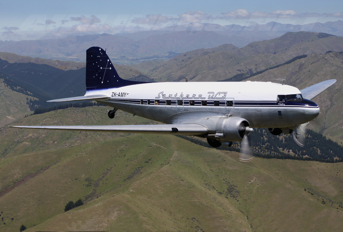 Southern DC3, ZK AMY air-to-air