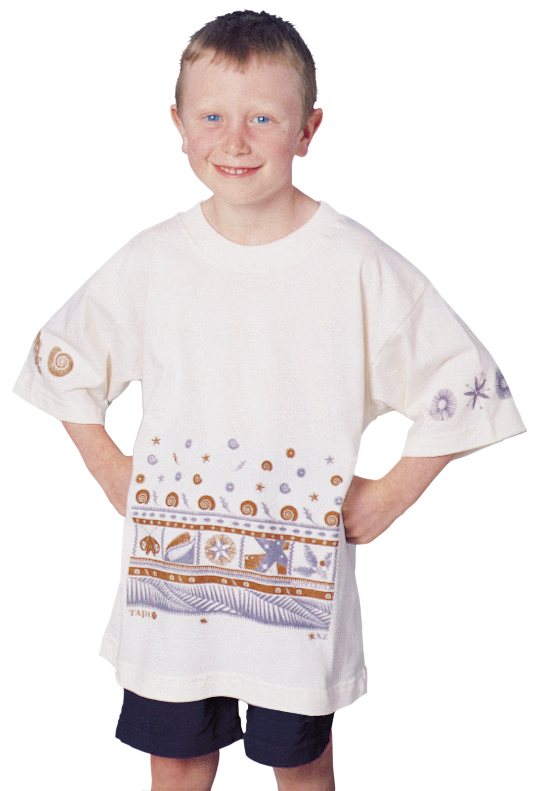 ‘Tapa NZ’ children’s T-shirt on unbleached cotton fabric.