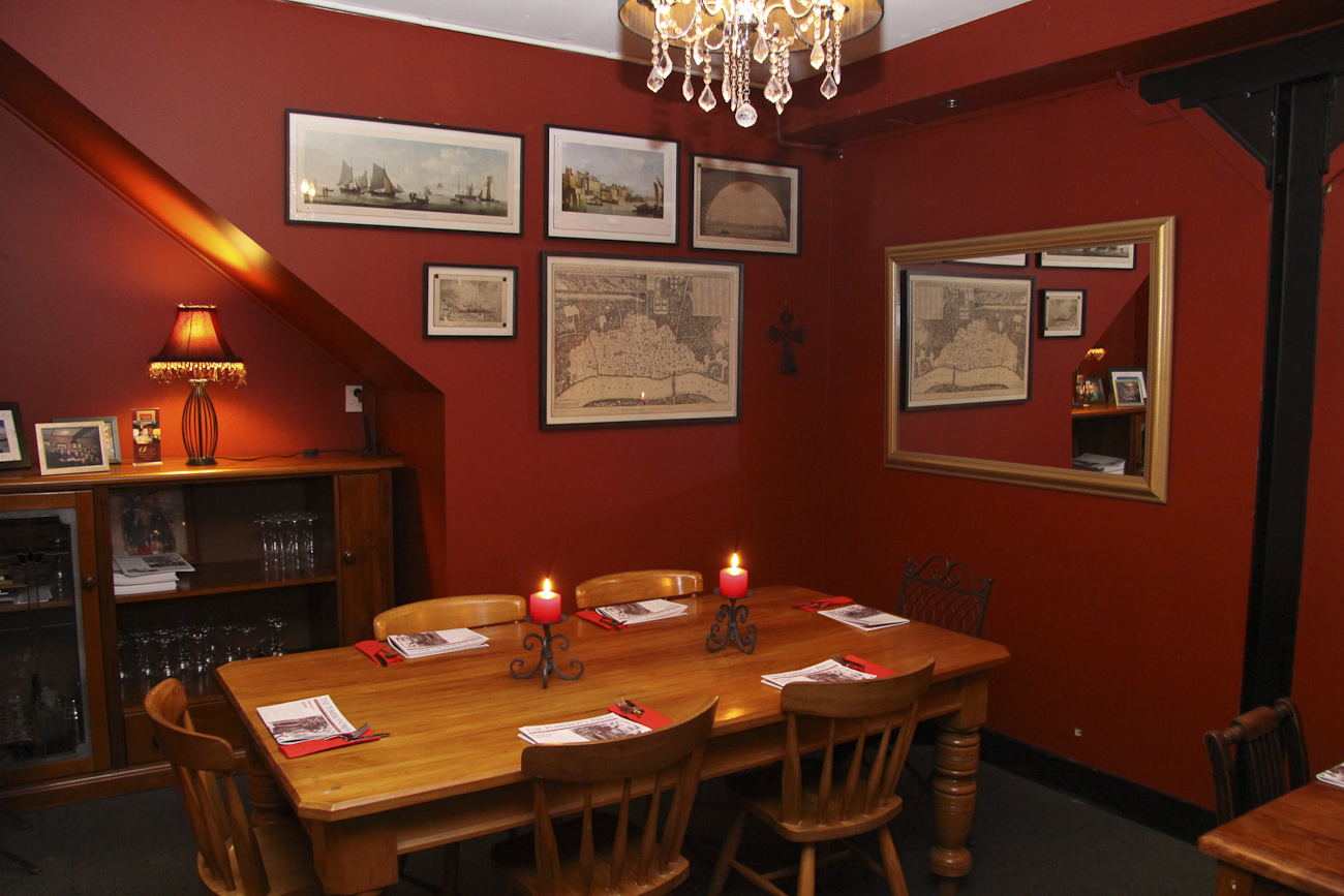 Pomeroy’s Old Brewery Inn English style pub interior details. Victoria’s Kitchen Restaurant dining settings.