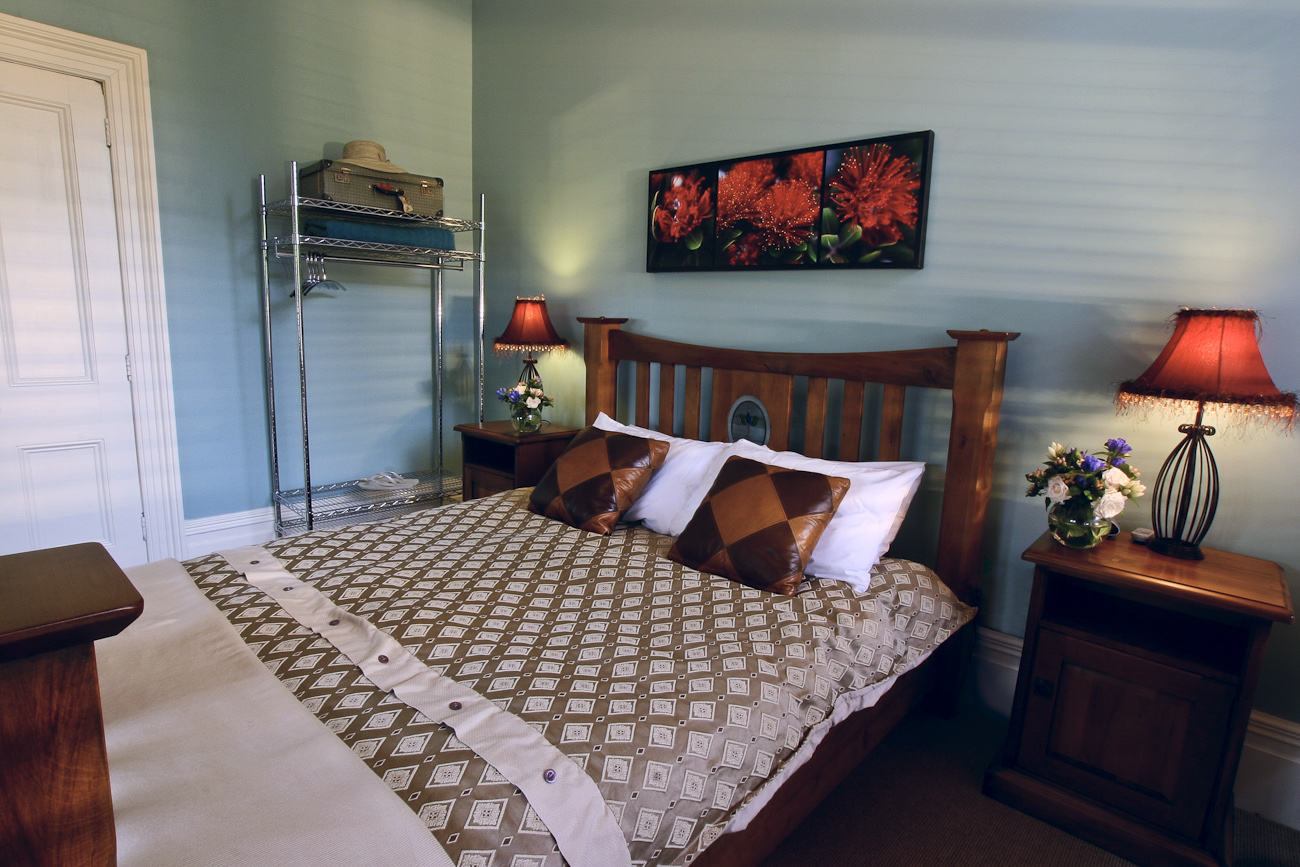 Pomeroy’s on Kilmore Boutique Accommodation guest room 3 of 5.