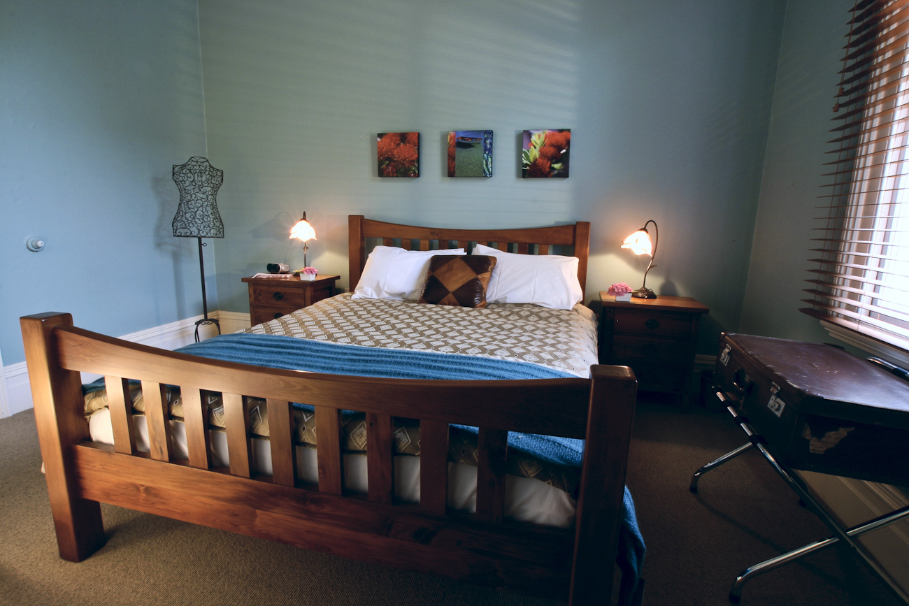 Pomeroy’s on Kilmore Boutique Accommodation guest room 4 of 5.