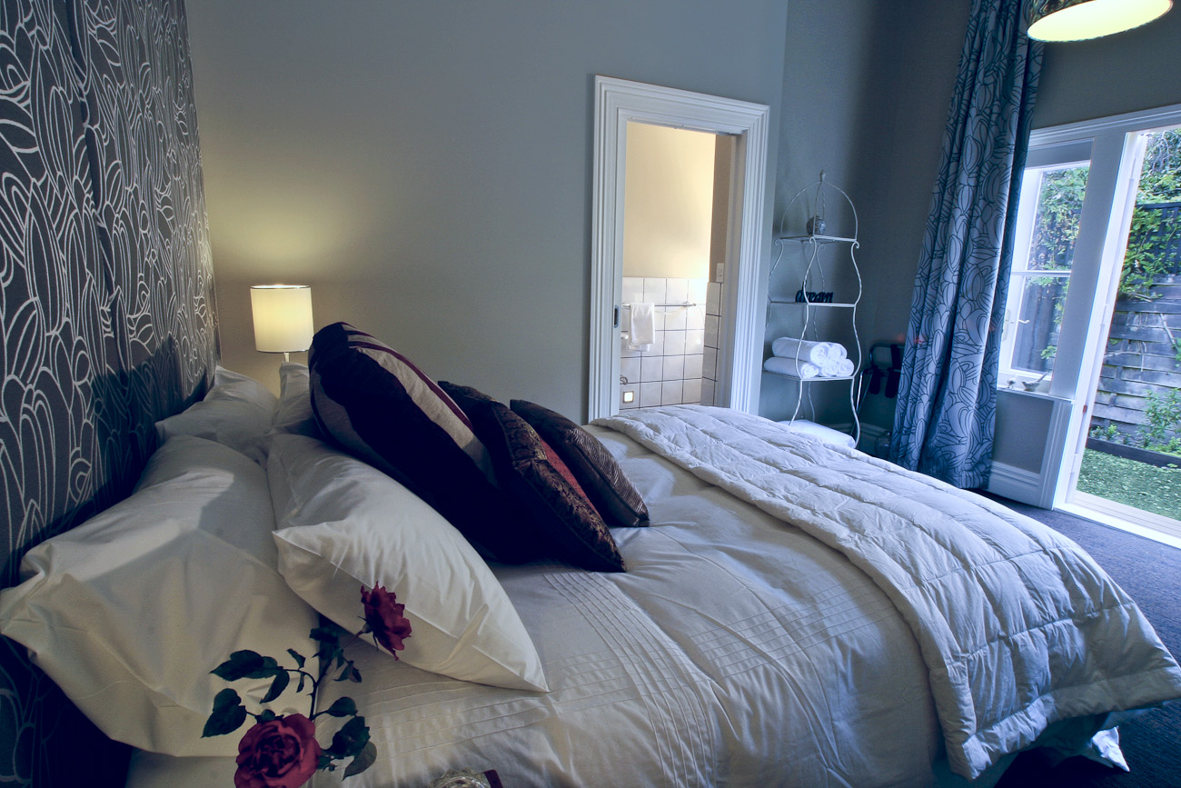 Pomeroy’s on Kilmore Boutique Accommodation guest room 5 of 5.