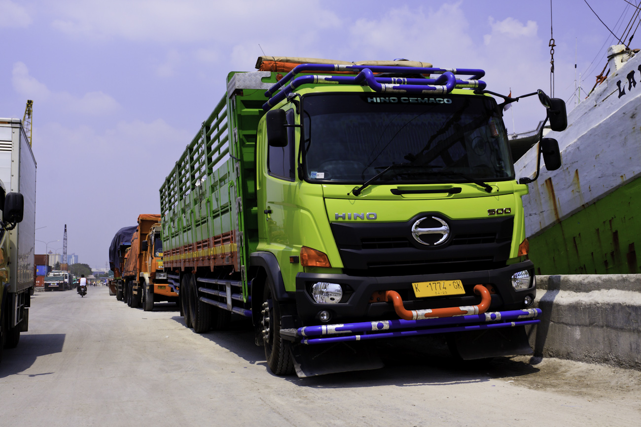A freight truck lined up on the wharf at the port of Sunda Kelapa.