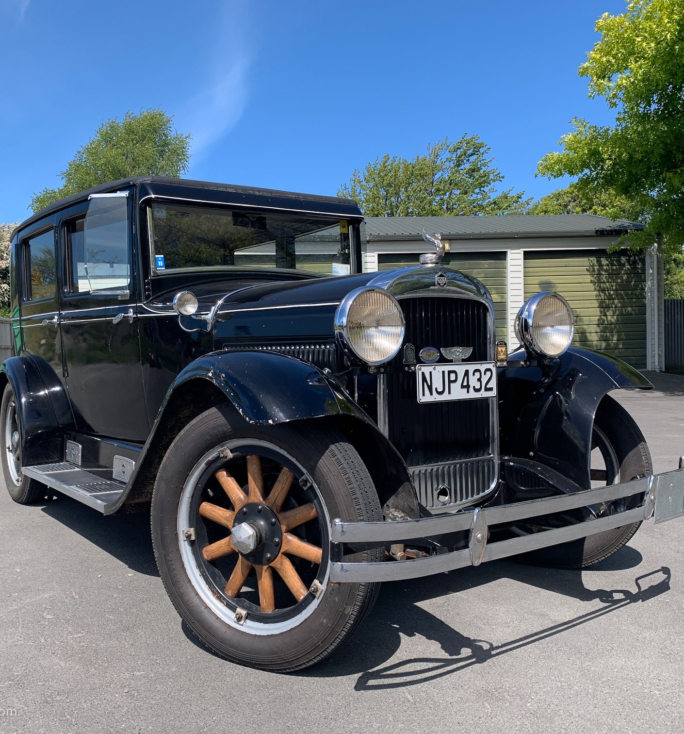 1928 Essex Super Six right hand side front three-quarter view