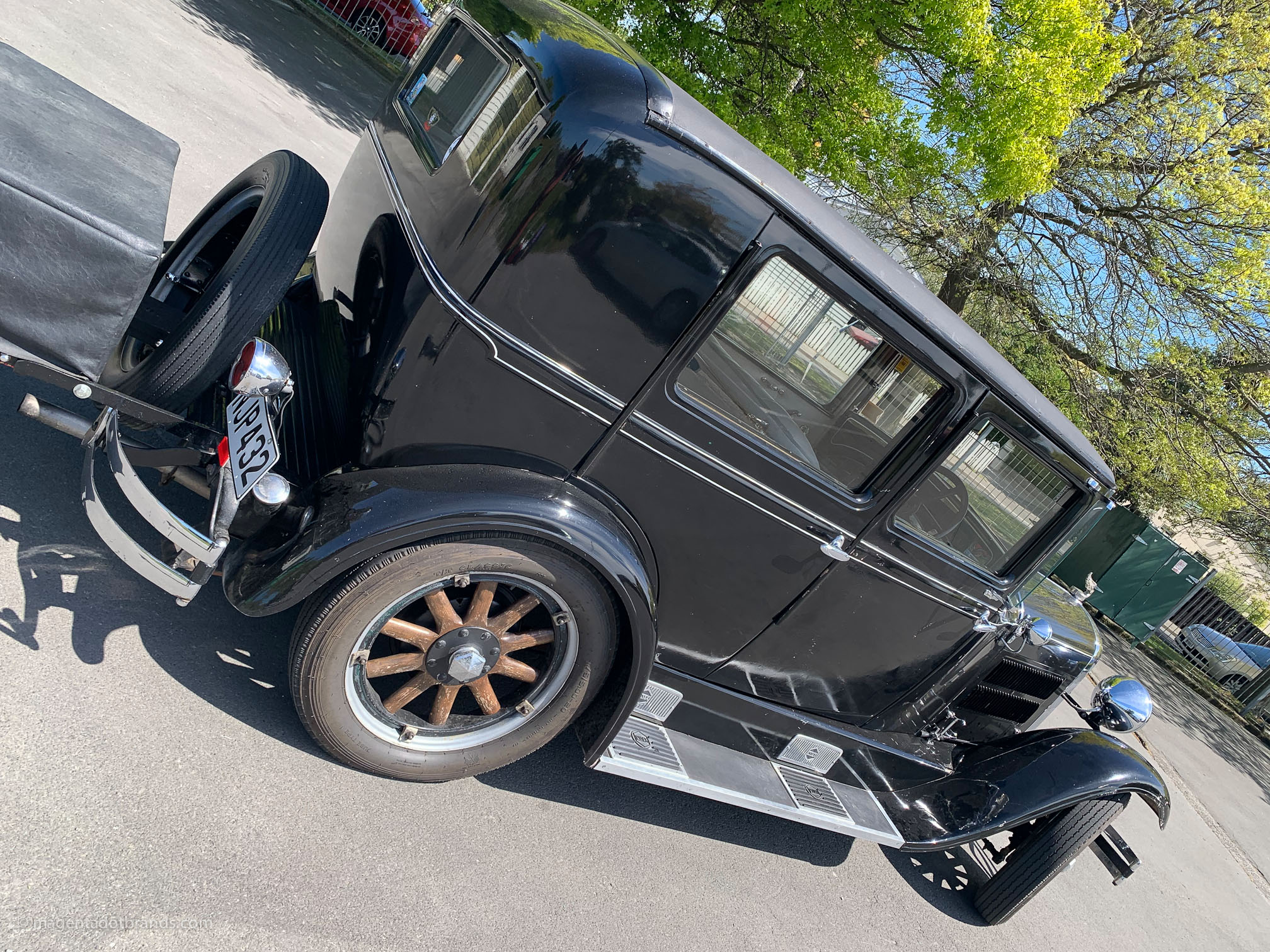 Right hand side three-quarter profile of a restored 1928 Essex Super Six